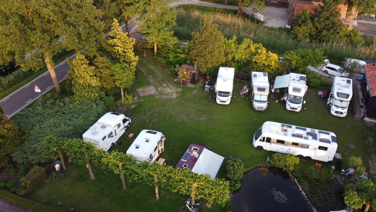 Camperplaats De Oude Hoeven in Helenaveen
